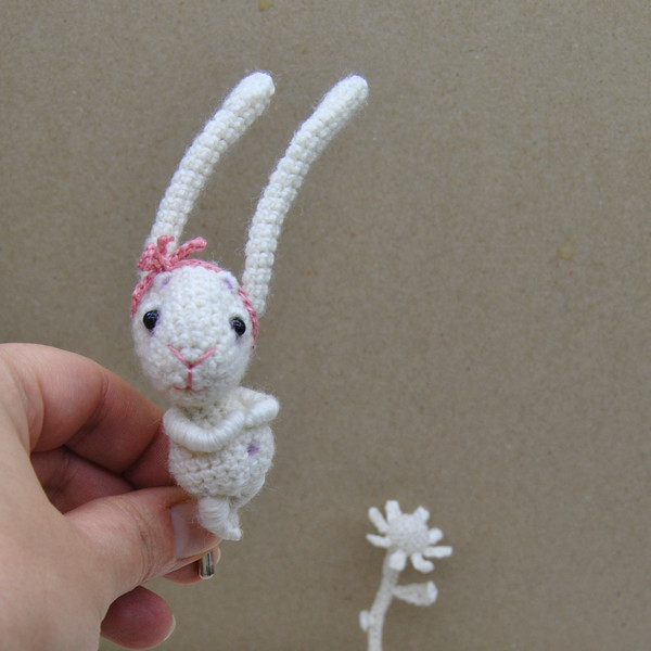 Bunny brooch toy hare rabbit amigurumi crochet pattern7.JPG