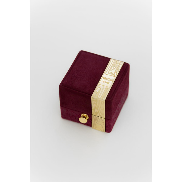 Bark-and-Berry-Grand-Ruby-classic-vintage-wedding-embossed-engraved-enameled-individual-monogram-suede-velvet-ring-box-yellow-gold-001.jpg
