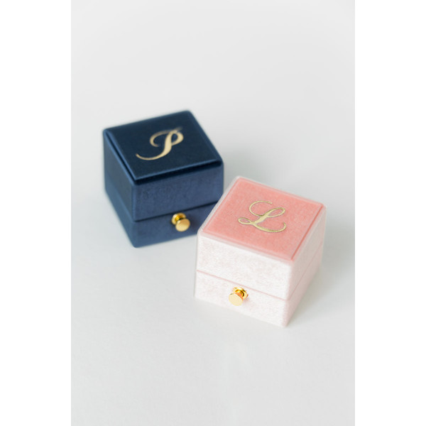08-Bark-and-Berry-Grand-Blossom-Ocean-lock-classic-vintage-wedding-engraved-embossed-enameled-individual-monogram-velvet-ring-box-001.jpg
