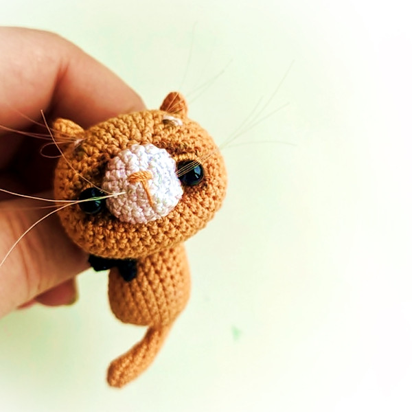 tiny cat kitten kitty brooch crochet pattern 3.jpg