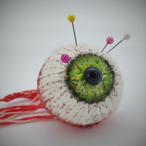 Eyeball Knitting Pattern, Halloween toy, scary toy, knitted amigurumi, toy knitting pattern, tutorial, knitting guide  2.jpg