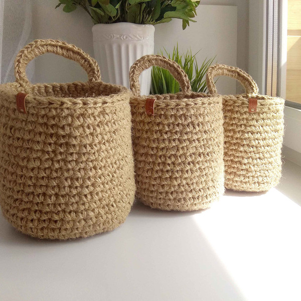 hanging crochet basket 2 4.jpg