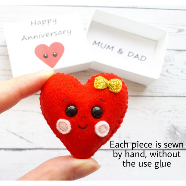 Red-heart-pocket-hug-love-card
