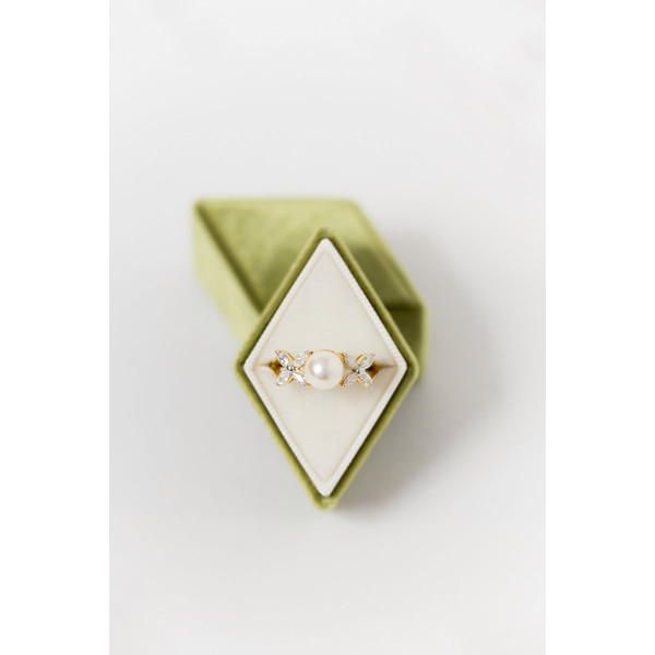 09-Bark-and-Berry-Olive-Petite-vintage-wedding-embossed-engraved-enameled--monogram-diamond-velvet-ring-box-001.jpg