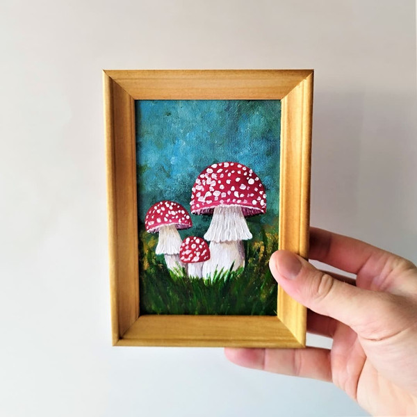 Mushroom-art-painting-on-mini-canvas-impasto-art.jpg