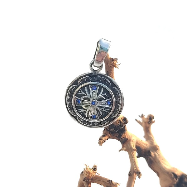 ROUND PENDANT CLASSIC PENDANT GIFT FOR YOUR LOVED PERSON