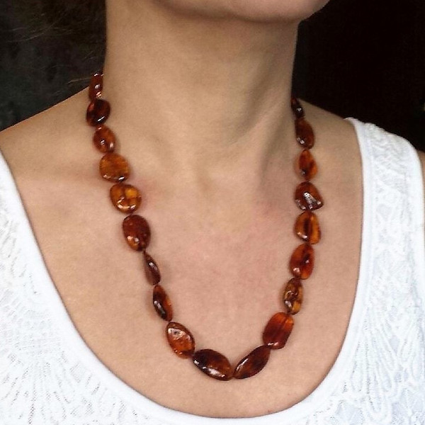 amber necklace (2).jpg