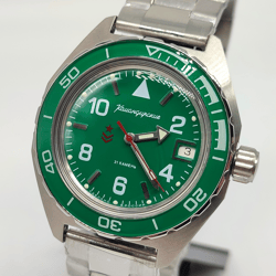 Vostok Komandirskie 2416 Green 650858 200M Brand New men's mechanical automatic watch
