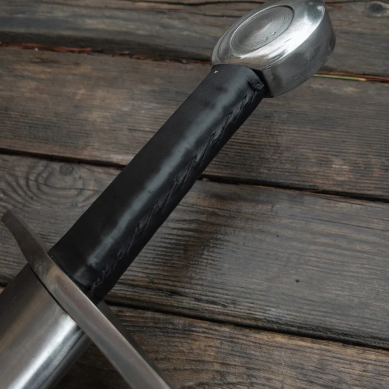 Chivalrous Knight Battle Ready Arming Sword 4.jpg