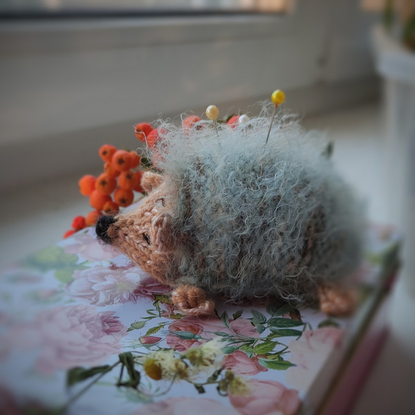 Hedgehog knitting pattern, cute toy knitting pattern, pincushion or tiny toy guide, hedgehog amigurumi knitting, diy 3.jpeg
