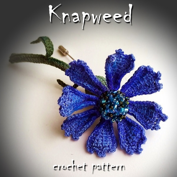 Knapweed flower crochet pattern, crochet brooch pattern, cute realistic flower, amigurumi miniature crochet tutorial 1.jpg