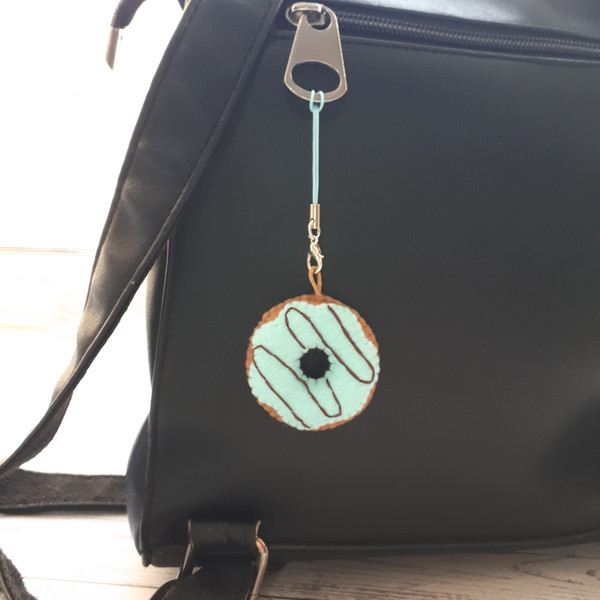 Blue-donut-plush-keychain