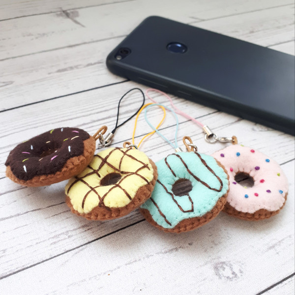 Fake-donuts-purse-charm