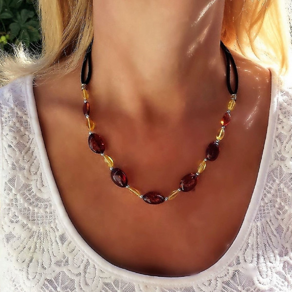 Amber jewelry necklace.jpg