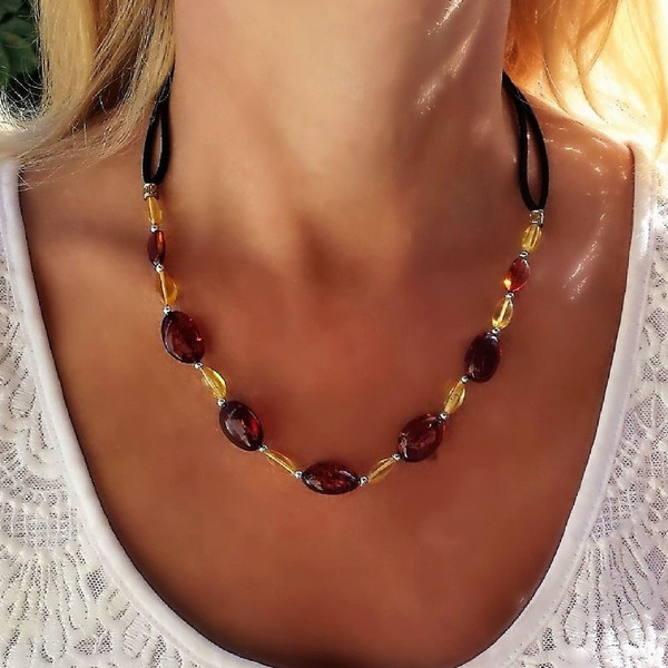 Amber jewelry necklace — копия.jpg