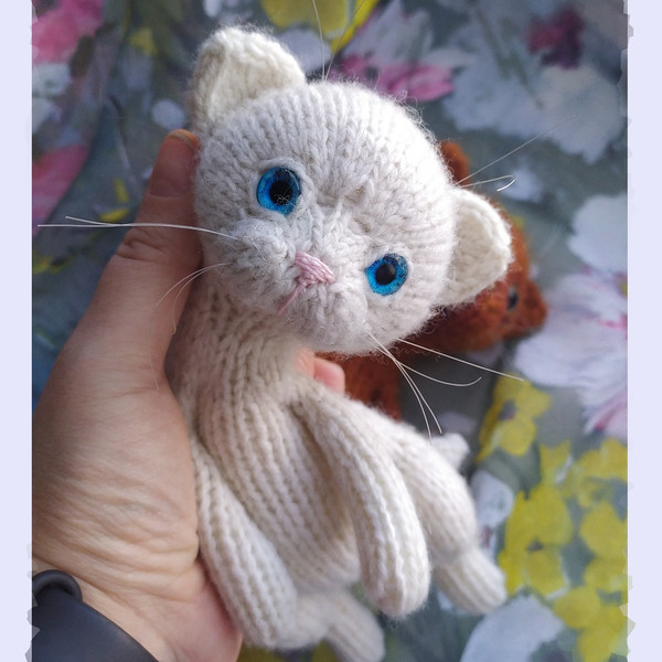 Cozy cat knitting pattern, realistic kitty tutorial, cute cat knitting pattern, knitted kitten toy diy, kid's toy guide 8