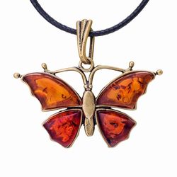 Amber Butterfly pendant necklace Insect jewelry for women Mascot necklace amulet necklace for happiness, free shipping