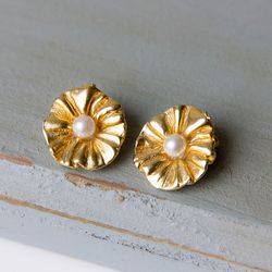 Vintage gold flower clip on earrings with pearls Botanical earrings
