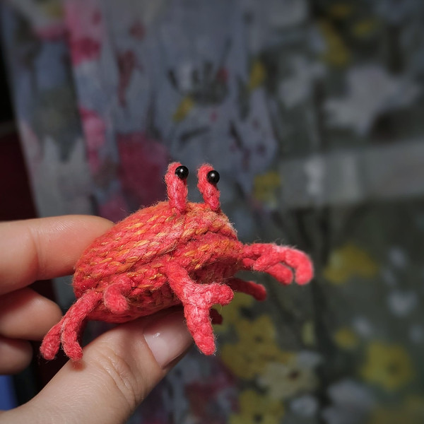 Crab toy knitting pattern, cute amigurumi toy, small knitted gifts, knitting diy, knitting ebook, knitted toy pattern 2.jpg