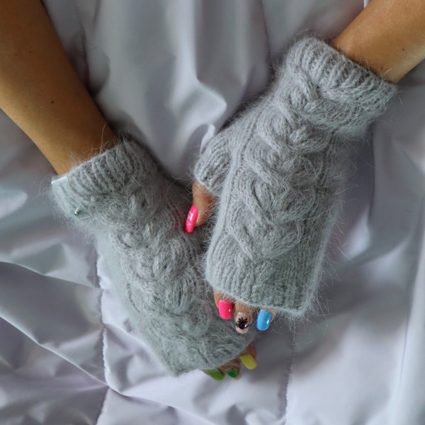 coustome gloves