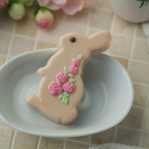 bunny_with_roses_mold.jpg