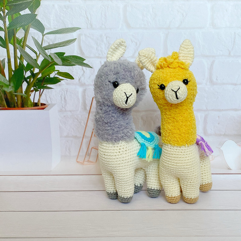 Crochet llama pattern