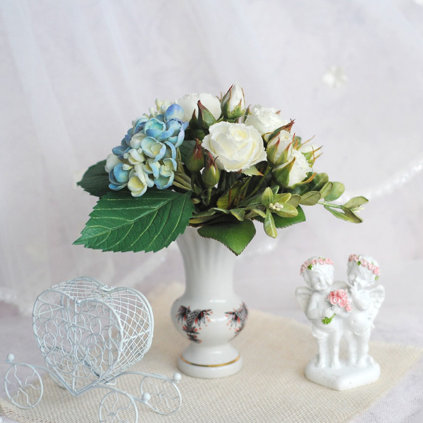 Miniature-bouquet-of-handmade-flowers-in-ceramic-vaseDSC_2209.jpg