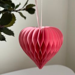 Set of 3 paper honeycomb heart / Valentines day decor / wedding decor / wedding gift/ heart ornament