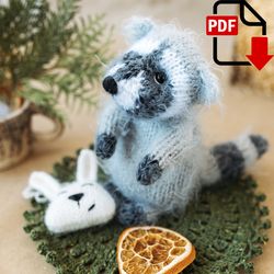 Mini Raccoon knitting pattern. Little knitted realistic raccoon step by step tutorial. DIY woodland animal. English and