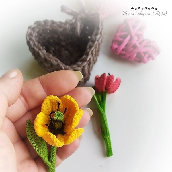 Tulip Crochet Pattern, flower pattern, mother's day, realistic flower, amigurumi pattern, tutorial, crochet brooch DIY 3.jpg