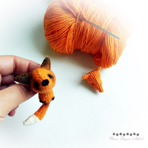 Fox crochet pattern, cute amigurumi brooch, red fox tutorial, kawaii pin, pin for bags, small brooch, kids toy ebook 2.jpg