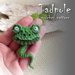 Tapdole brooch crochet pattern, cute crochet frog, amigurumi brooch pattern, small pin for kids, funny keychain guide