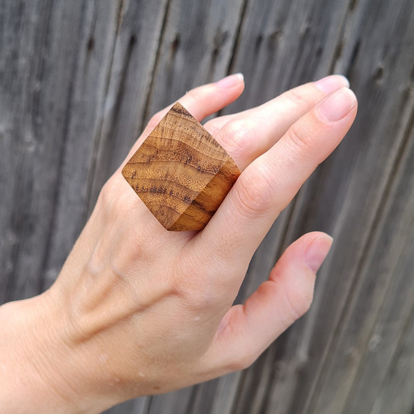 hand, big ring, square ring, wooden ring 2