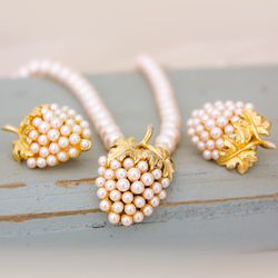 vintage jewelry set pink pearl grape necklace pearl cluster grapes clip on earrings