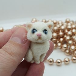 Miniature needle felted white cat, cat figurine, pet portrait