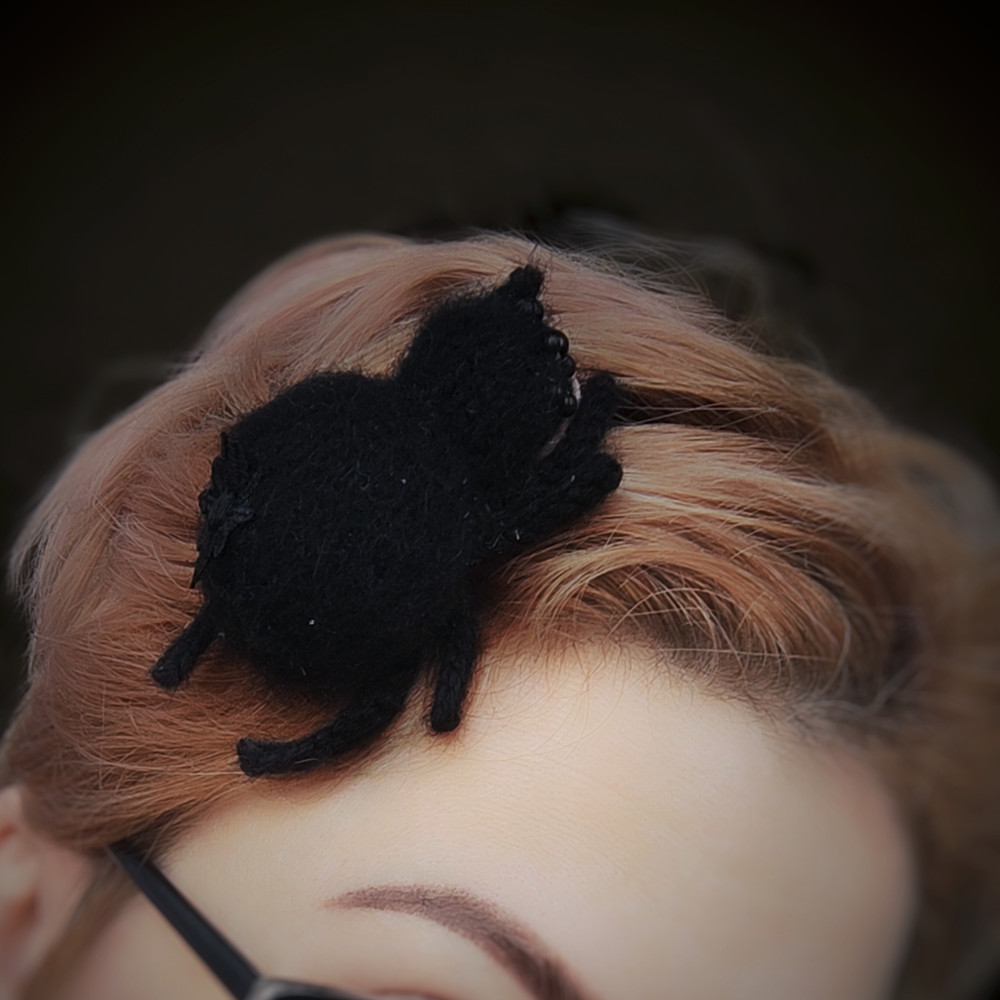 Spider knitting pattern, cute Halloween toy, holiday decor, spider brooch, kids pin, badge tutorial, amigurumi guide DIY 5.jpeg