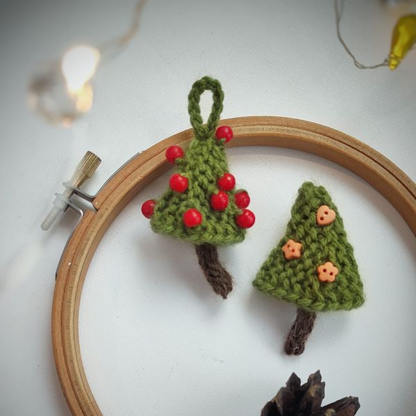 Christmas tree knitting pattern, cute Xmas brooch, knitted tree, Xmas decor, home decoration, knitting tutorials, ebook 4.jpg