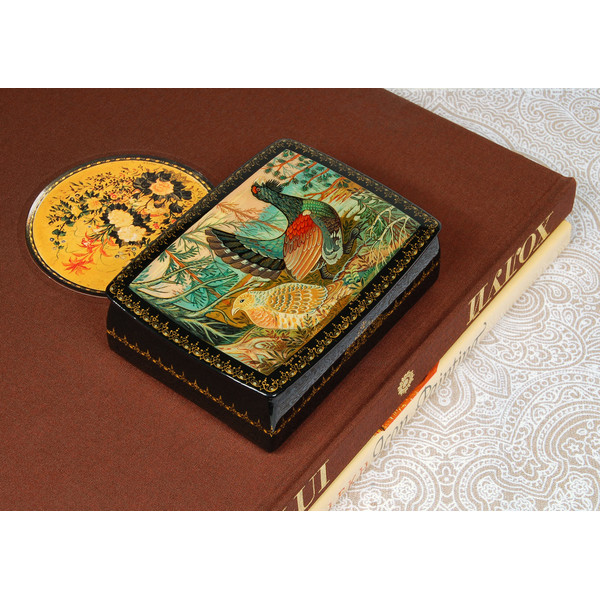 Birds in the woods lacquer box