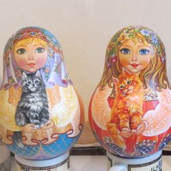 Russian Girl with Cat wooden tinkling roly poly doll hand-painted - Nevalyashka wobble music toy