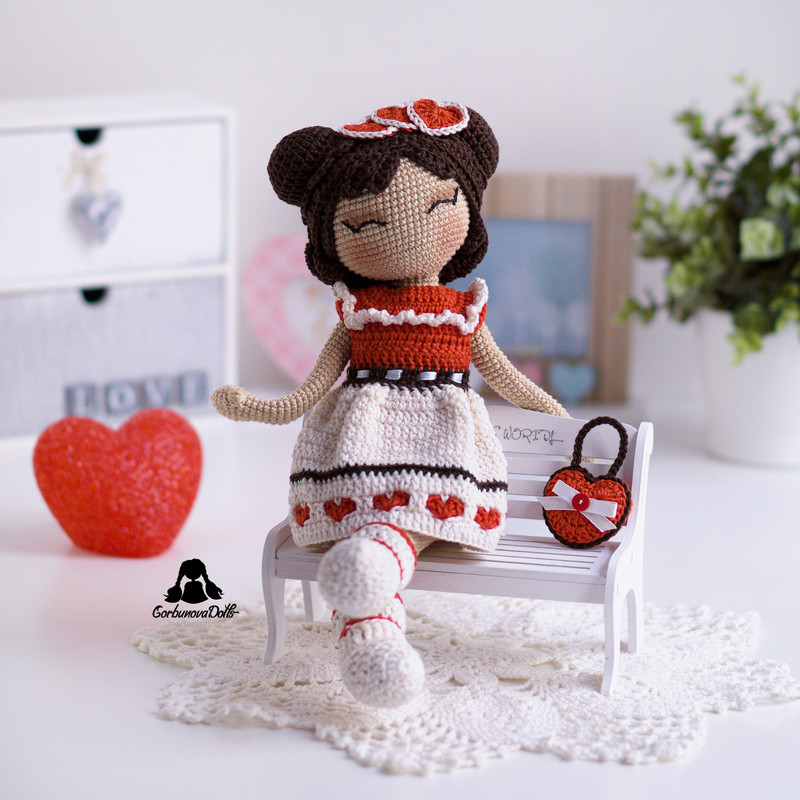 CrochetDollPatternValentines2.jpg