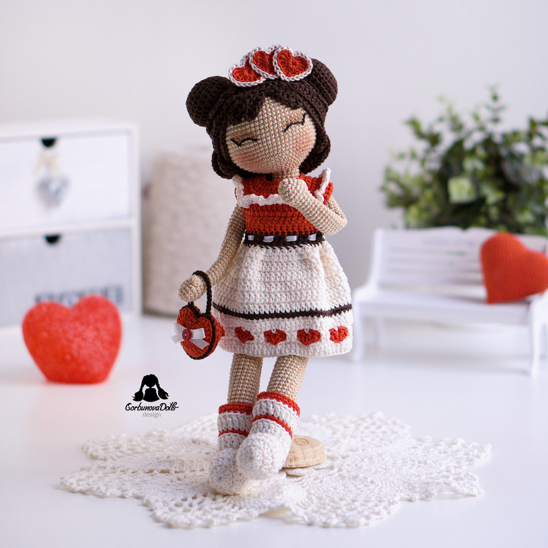 CrochetDollPatternValentines4.jpg