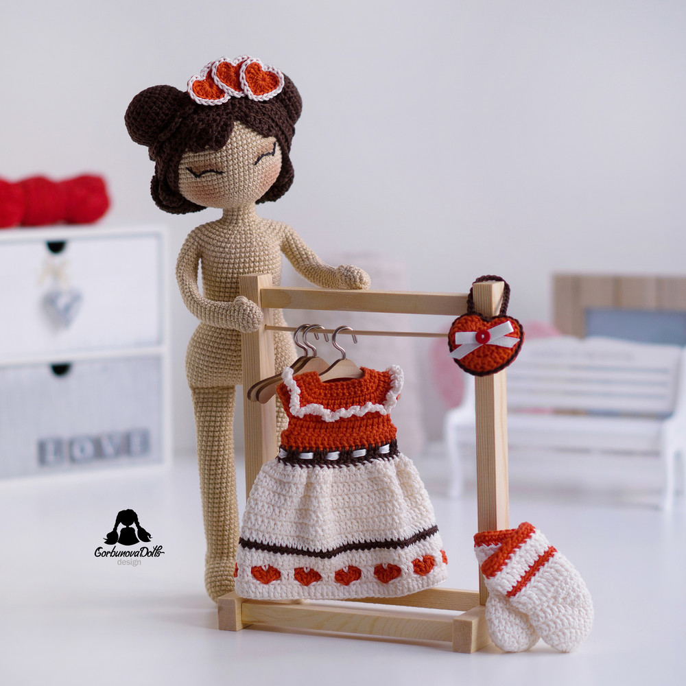 CrochetDollPatternValentines6.jpg