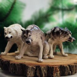 figurine Wolf porcelain, statuette, grey Wolf statue white Wolf