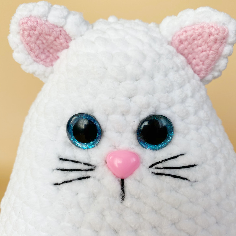 White crochet cat