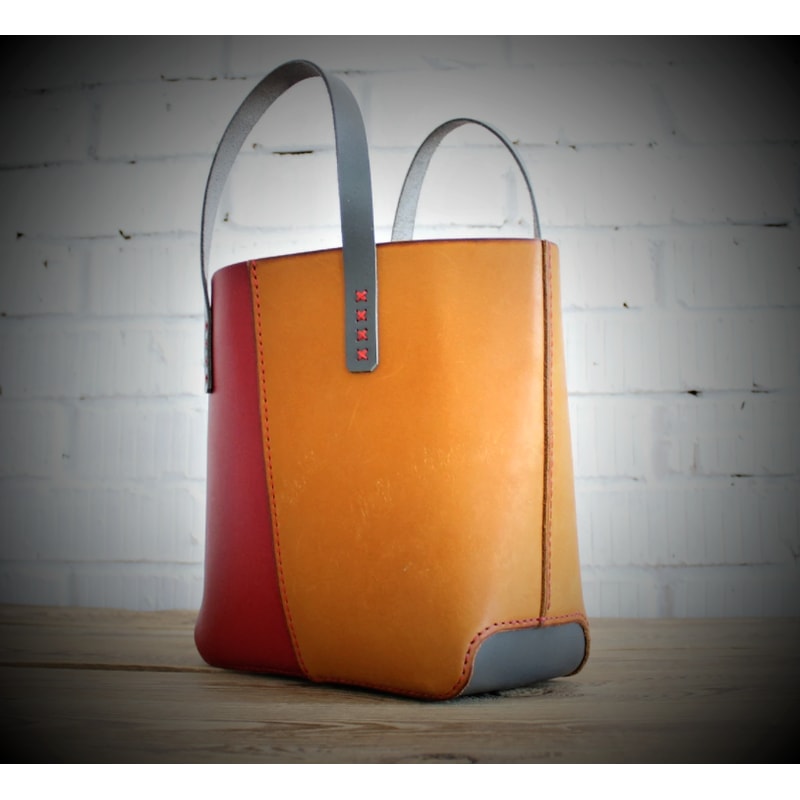 Leather bag pattern.png