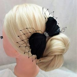 Black hair bow with veil, Black feather hair clip,  Feather hair bow, Bow Hair Accessory with veil,  Black headpiece
