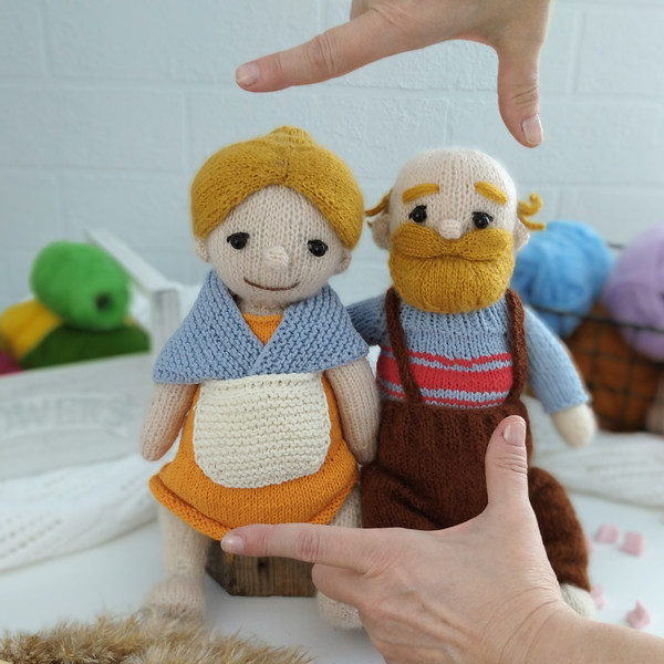 we knit a doll with knitting needles grandma and grandpa.png