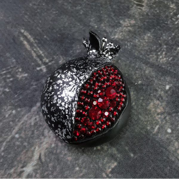 Black-brooch-Pomegranate-jewelry.jpg