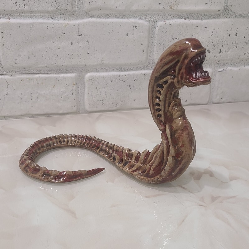 Xenomorph Alien Chestburster figurine | Inspire Uplift