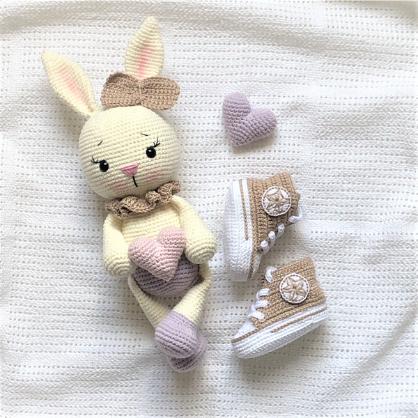 bunny converse heart.PNG
